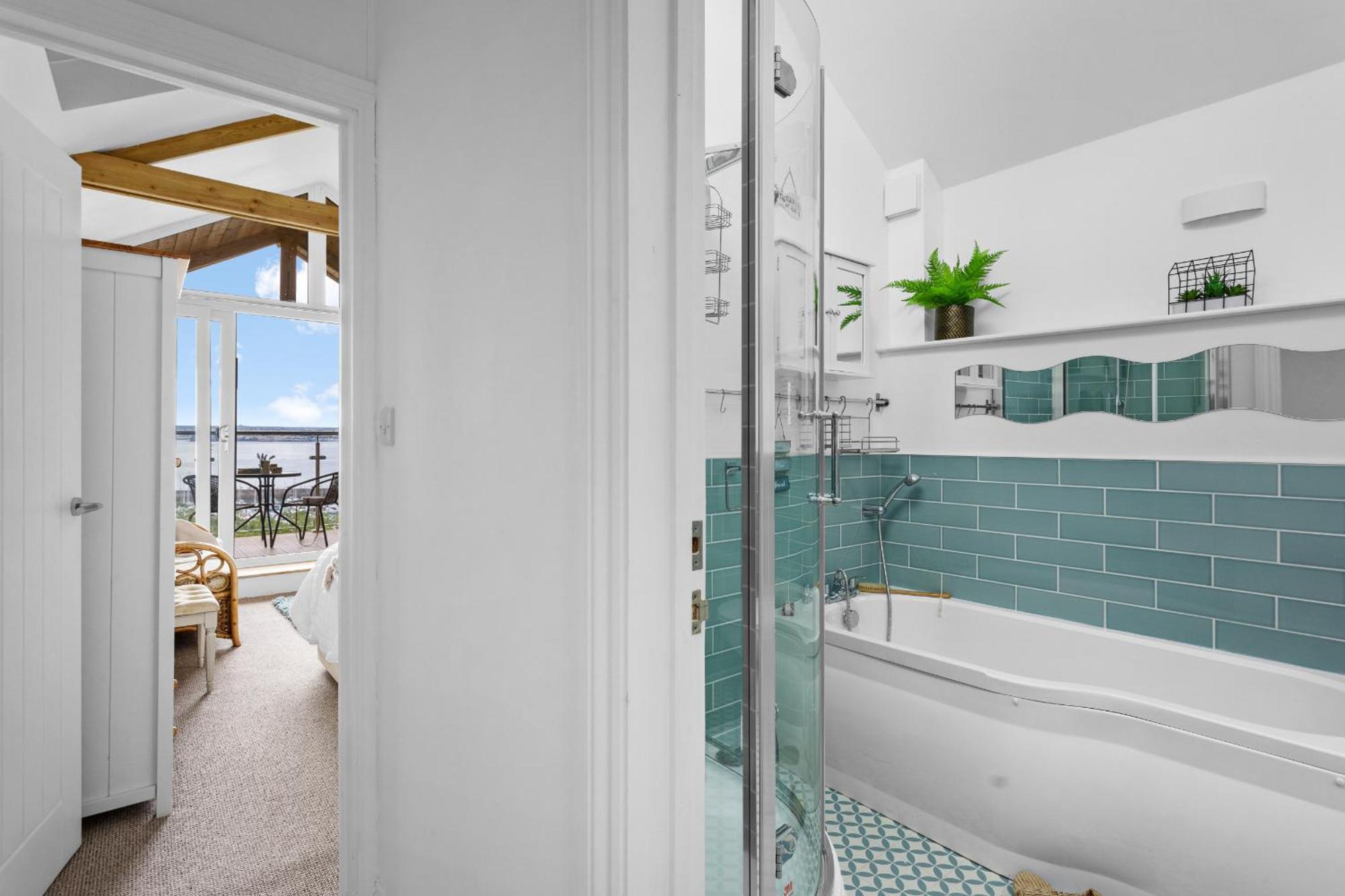 The Boathouse - Panoramic Sea View Retreat, Near Town, Marina & Beach, With Parking Torquay Dış mekan fotoğraf